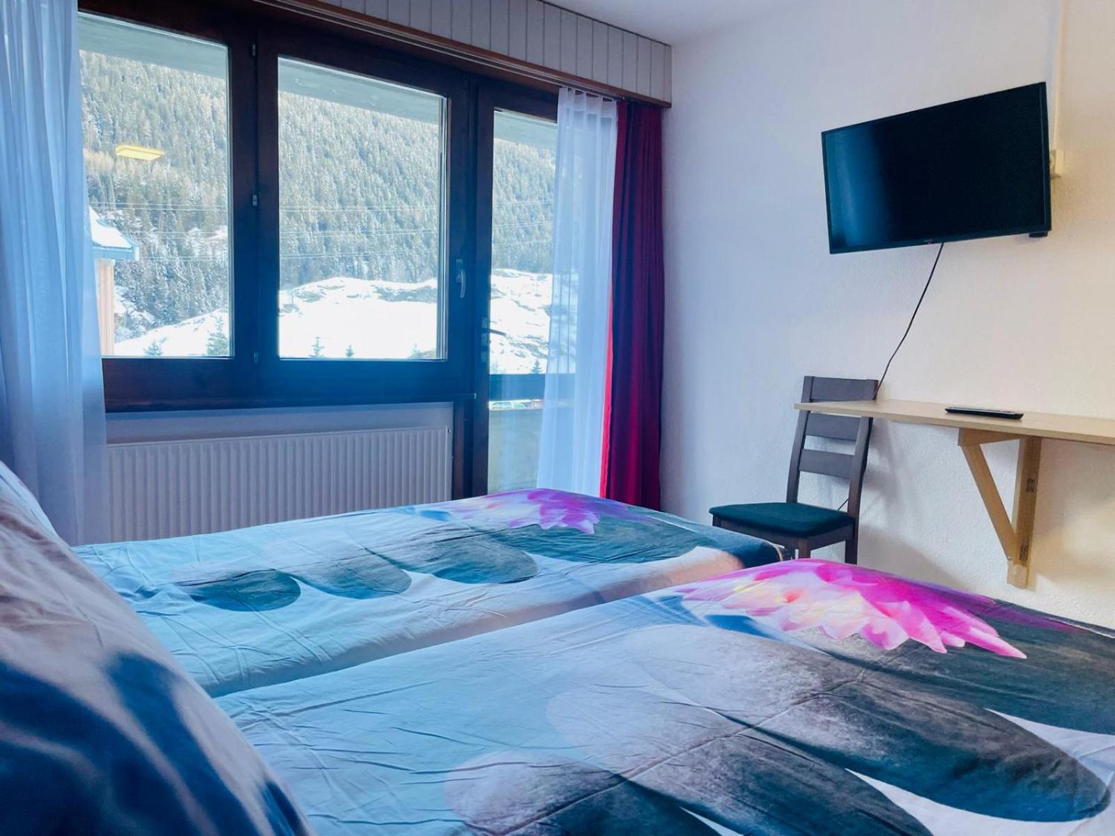 Auberge Des Charmettes Bourg Saint Pierre Bagian luar foto